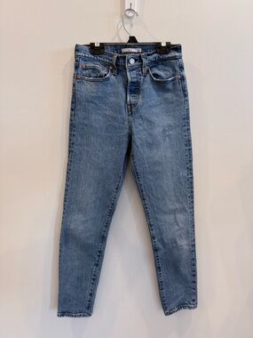 Levi's Wedgie Jeans Size 25 Closet Staple Normcore Modern Denim